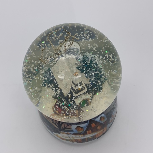 Roman Musical 2011 “THE FIRST NOEL” Footed 6” Snow Glitter Globe Windup #35132 - Picture 8 of 12